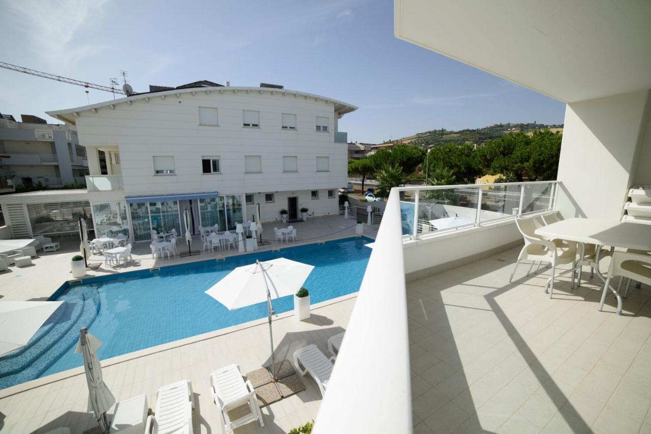 Case Vacanze Blue Bay Resort Roseto Degli Abruzzi Εξωτερικό φωτογραφία