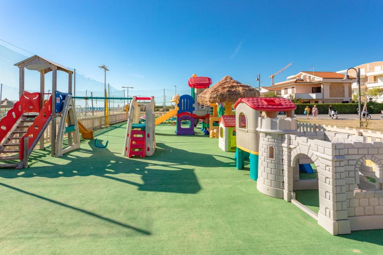Case Vacanze Blue Bay Resort Roseto Degli Abruzzi Εξωτερικό φωτογραφία