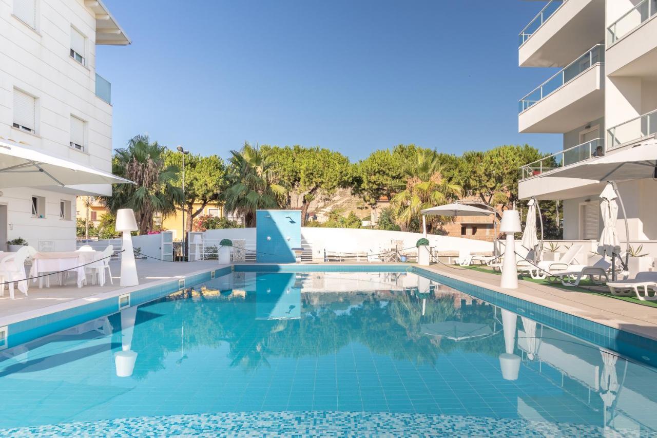 Case Vacanze Blue Bay Resort Roseto Degli Abruzzi Εξωτερικό φωτογραφία