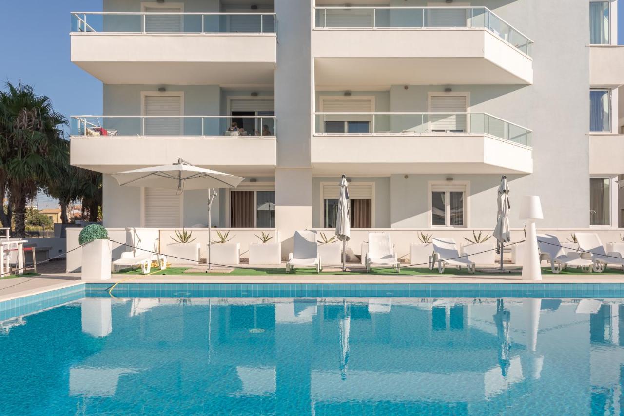 Case Vacanze Blue Bay Resort Roseto Degli Abruzzi Εξωτερικό φωτογραφία