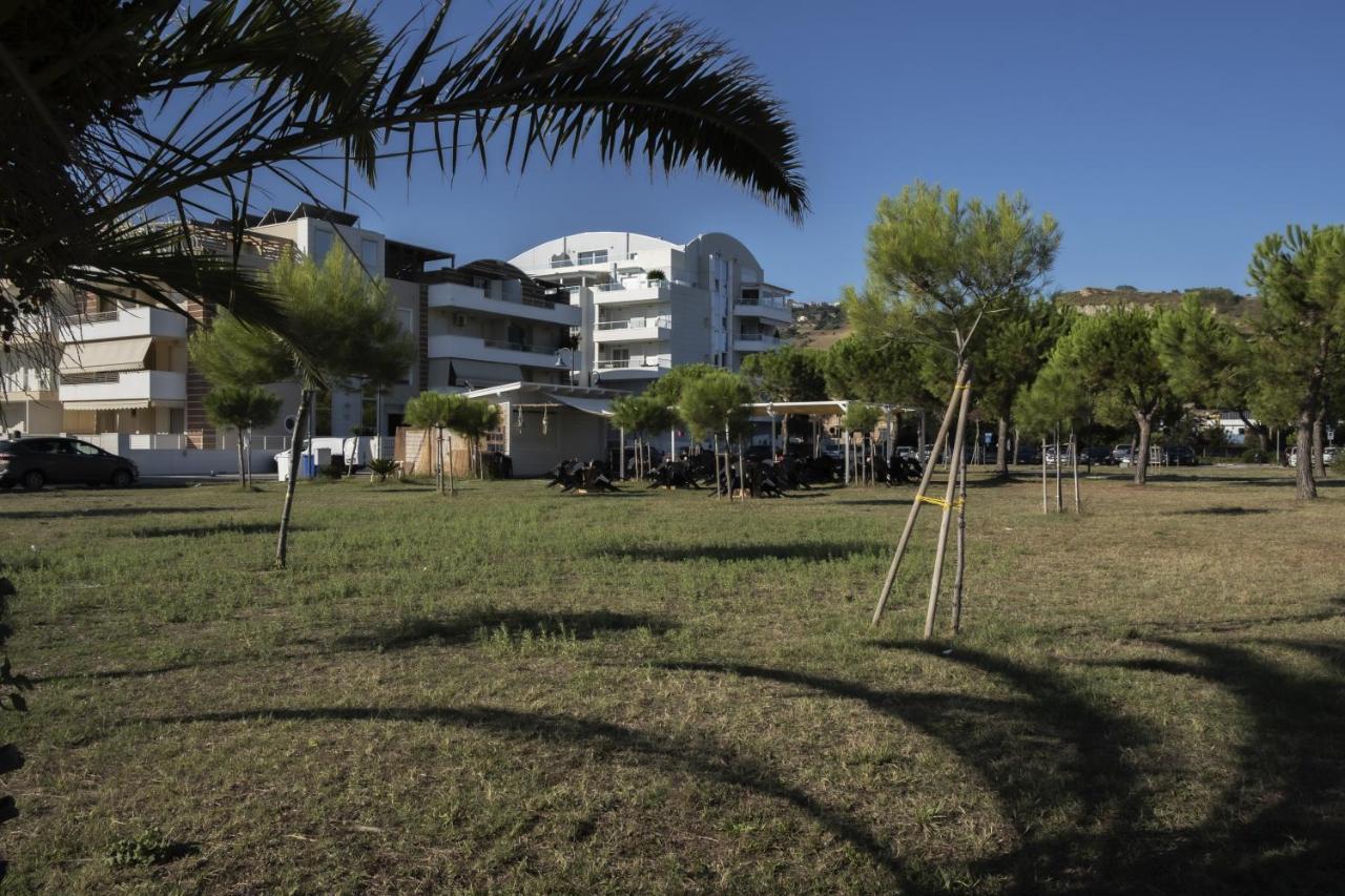 Case Vacanze Blue Bay Resort Roseto Degli Abruzzi Εξωτερικό φωτογραφία