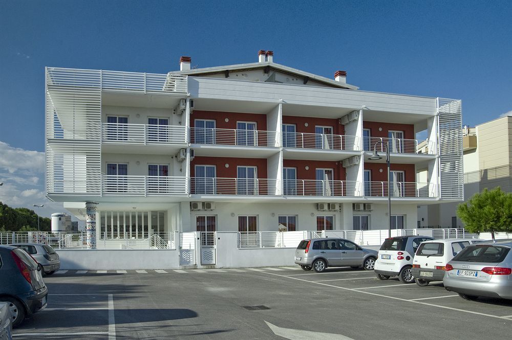 Case Vacanze Blue Bay Resort Roseto Degli Abruzzi Εξωτερικό φωτογραφία