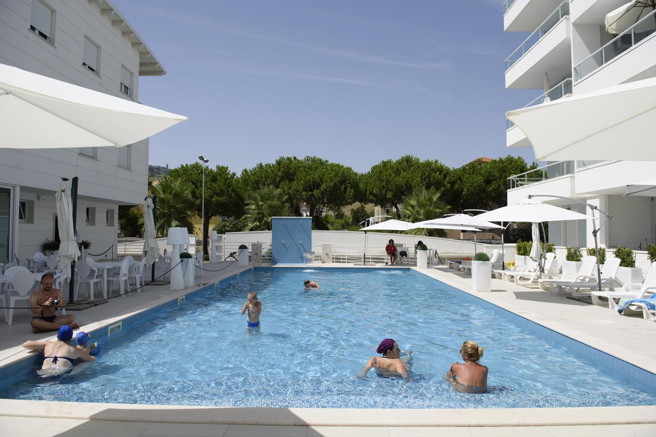 Case Vacanze Blue Bay Resort Roseto Degli Abruzzi Εξωτερικό φωτογραφία