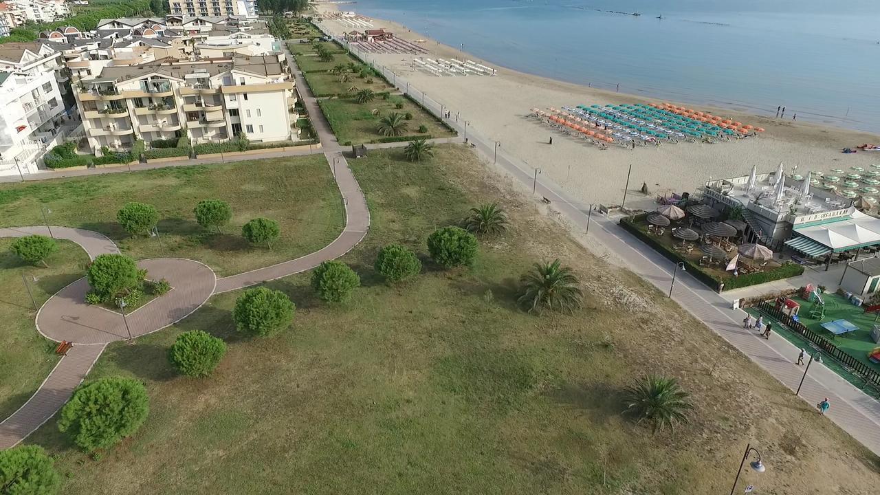 Case Vacanze Blue Bay Resort Roseto Degli Abruzzi Εξωτερικό φωτογραφία