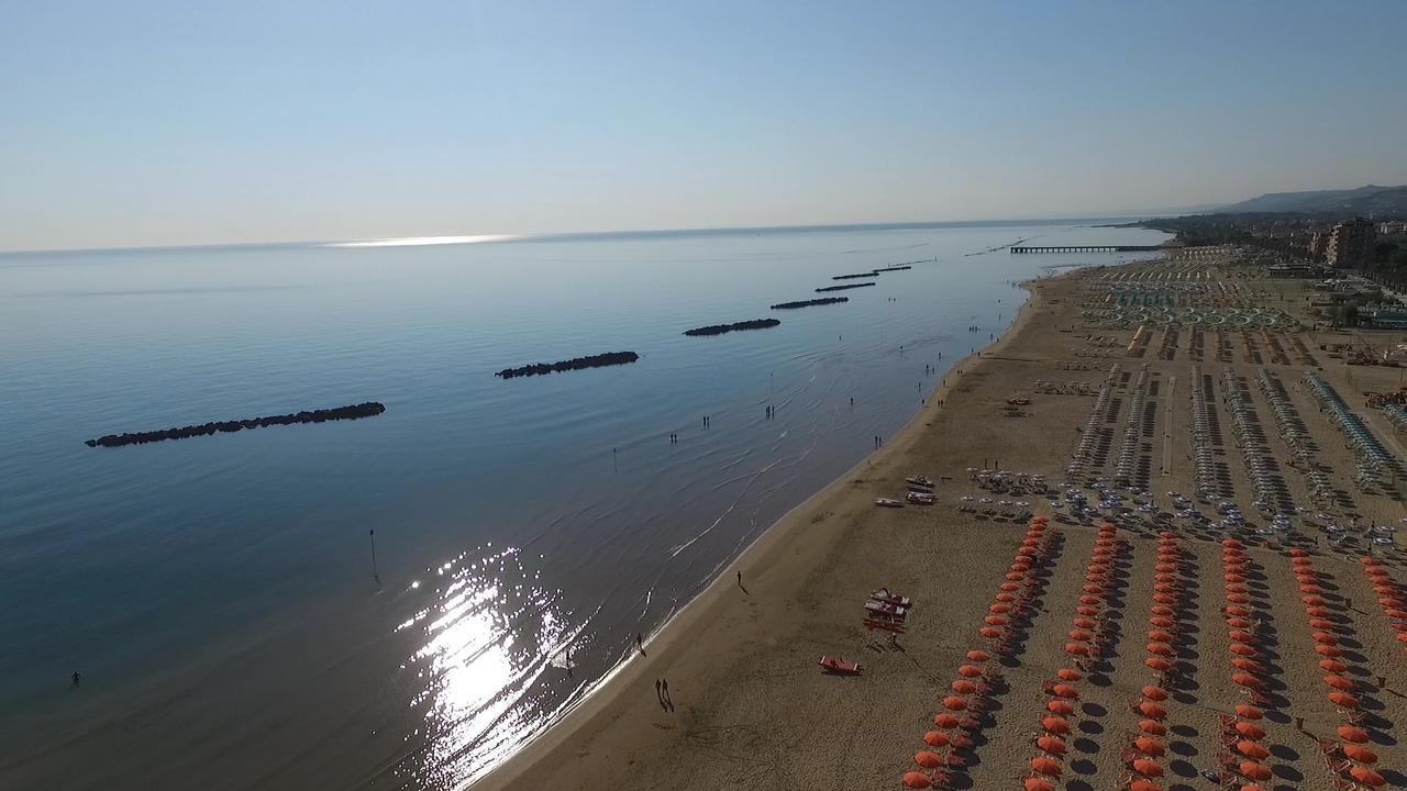 Case Vacanze Blue Bay Resort Roseto Degli Abruzzi Εξωτερικό φωτογραφία